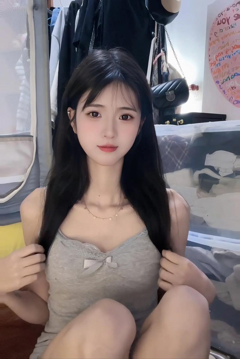 短视频女博主夜半豪宅派对：神秘男嘉宾曝光，网友炸锅