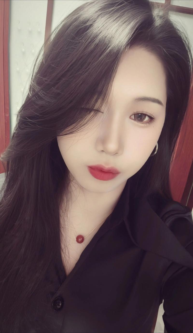 校园夜生活翻车：学霸女神的多段暧昧