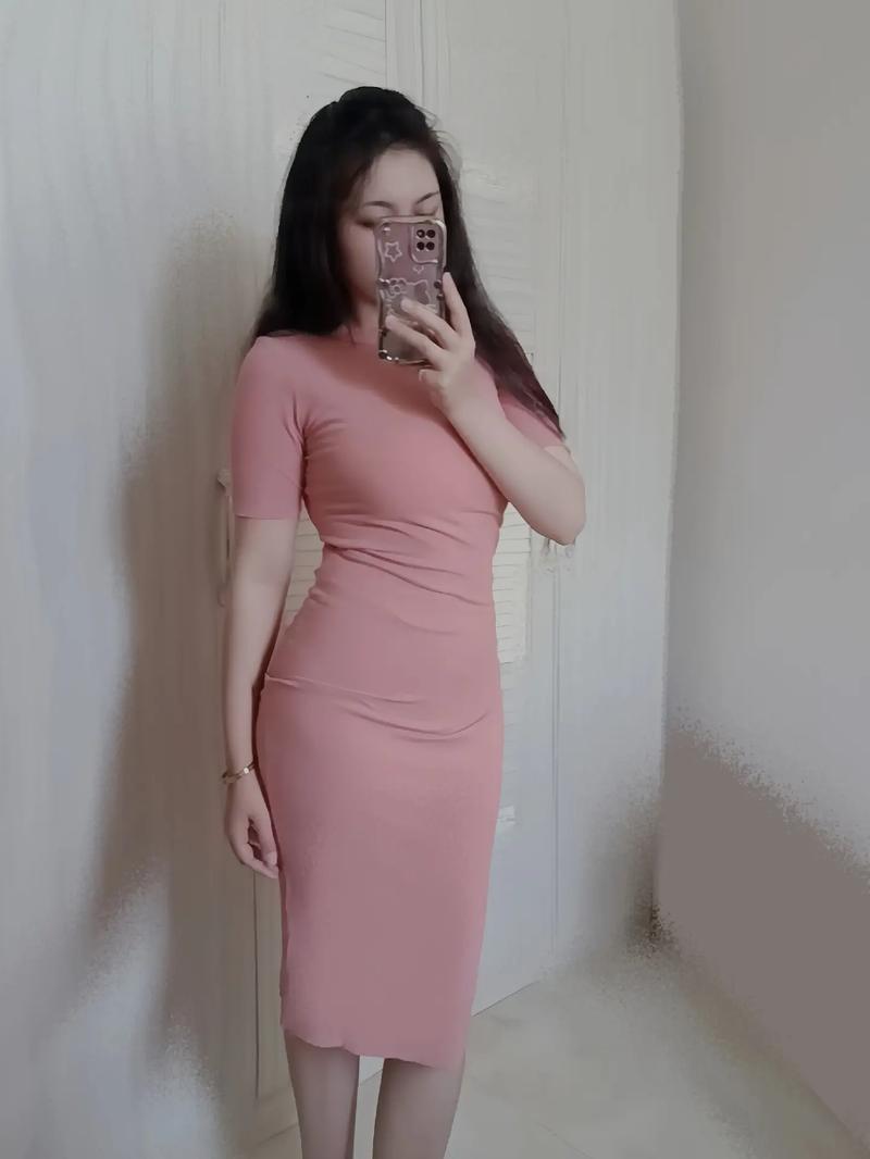 师生恋曝光：教授与研究生的秘密