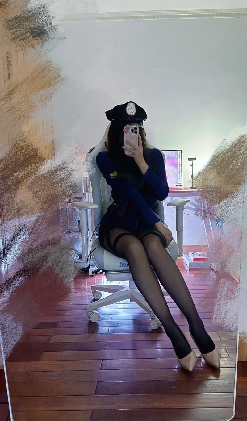 网红直播翻车：豪门暗战与私密视频曝光