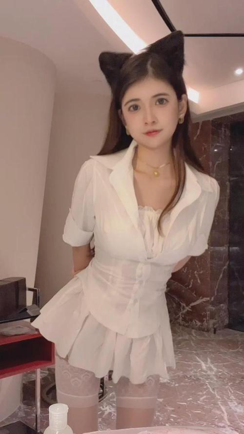 情感导师卢峥被曝“人设反转”：线下学员怒揭黑幕