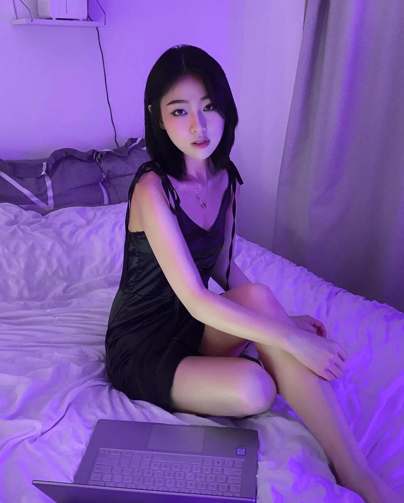 咖啡店三角风波：店长与店员互撕，顾客都看傻