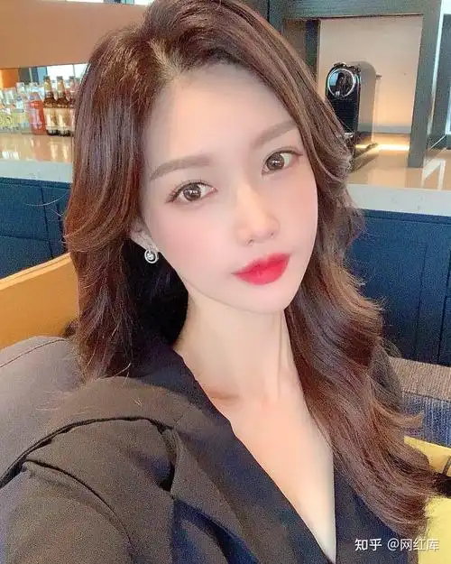 “清朗行动”下的网红乱像：明星口罩滤镜、生人脸 AI 全网炸