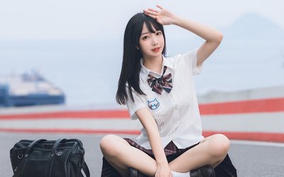 女孩公交遇猥亵全车沉默：社会旁观现象背后的集体责任反思