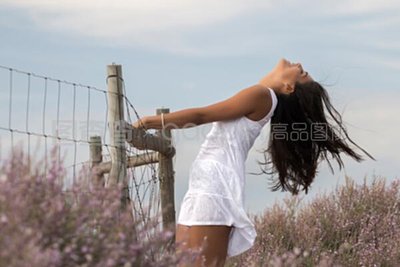 奶制品公司使用过期原料：食品安全问题曝光